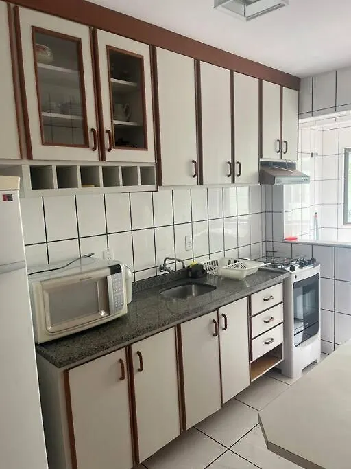 Apartamento, Meia Praia, 20 Metros Do Mar. Itapema